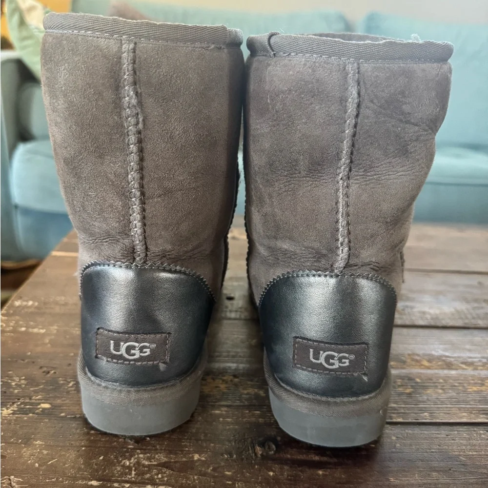 UGG Women's Classic Short II Metallic Winter Boot